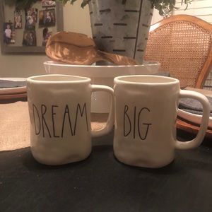 Rae Dunn Mug set